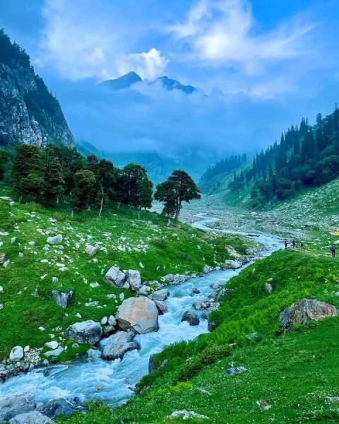 6 Night 7 Days Luxury tour to Kashmir