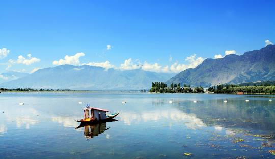 04 Nights 05 Days Kashmir Honeymoon Package