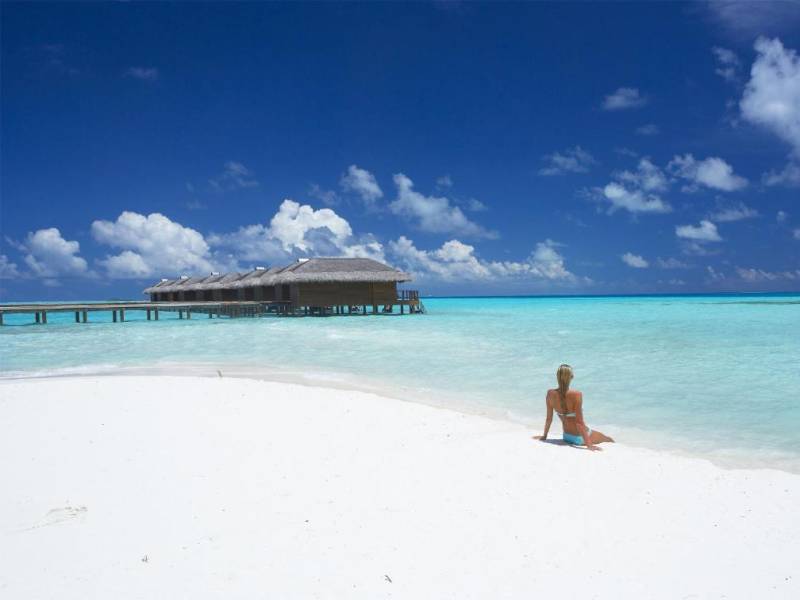 3 Nights 4 Days Delhi to Maldives Tour Package