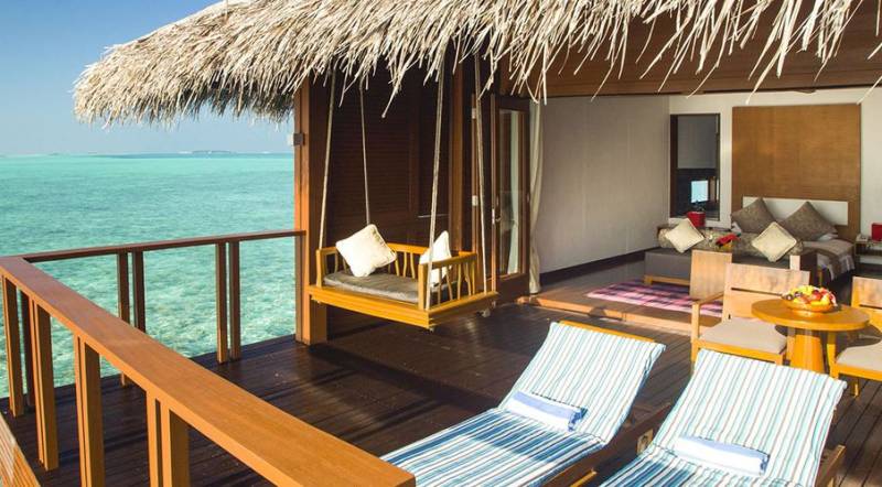 Medhufushi Island Resort - Beach Villa - Water Villa Tour