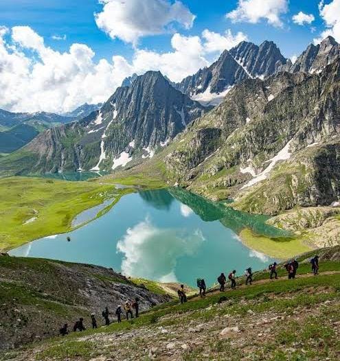 4 Nights 5 Days in Kashmir J&k Tour Package