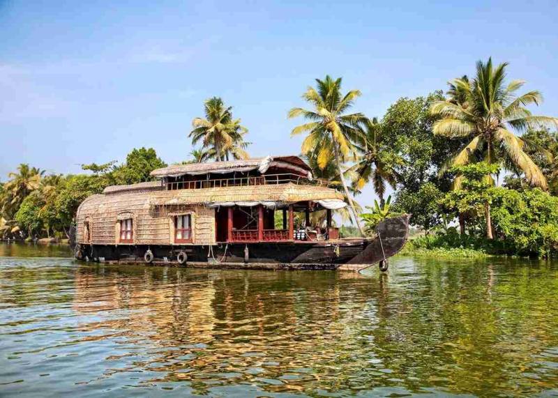 8 Days Cochin - Munnar - Thekkady - Kovalam - Alleppey Tour