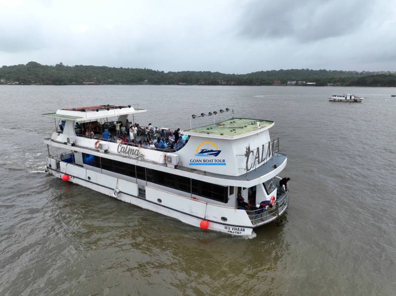 Day Party Cruise With Watersports Calma Tour