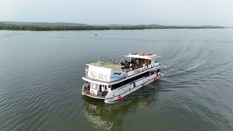 Day Party Cruise With Watersports Calma Tour