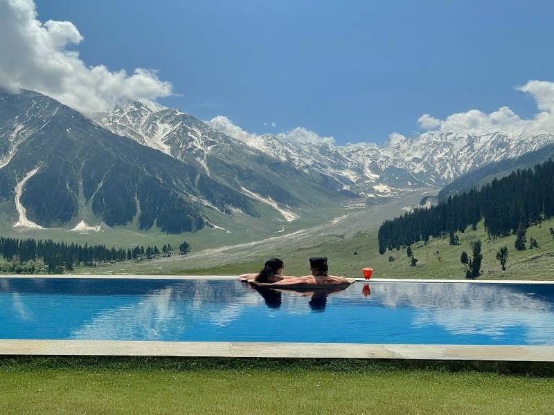 Kashmir Super Deluxe 7 Nights & 8 Days