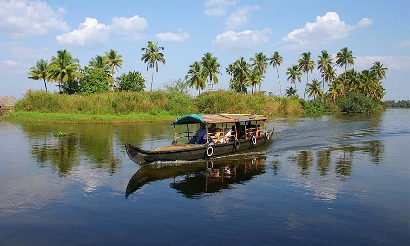 4 Nights Munnar - Kumarakom Tour