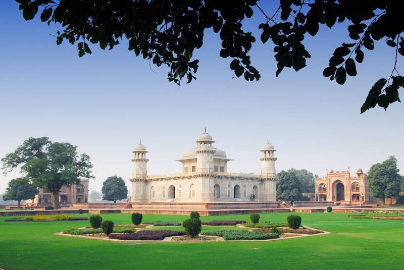 Same Day Taj Mahal & Agra Fort Tour By Car From Delhi
