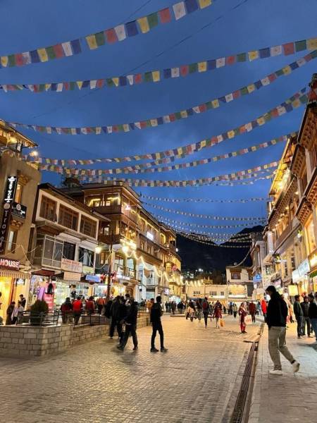 5 Nights 6 Days Cochin to Ladakh