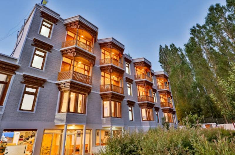 5 Nights 6 Days Cochin to Ladakh