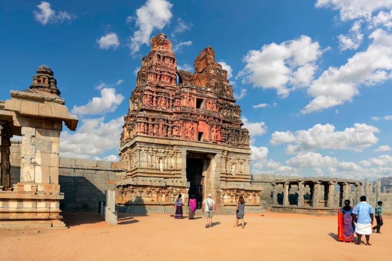 Hampi Tour Package 2 Night 3 Days