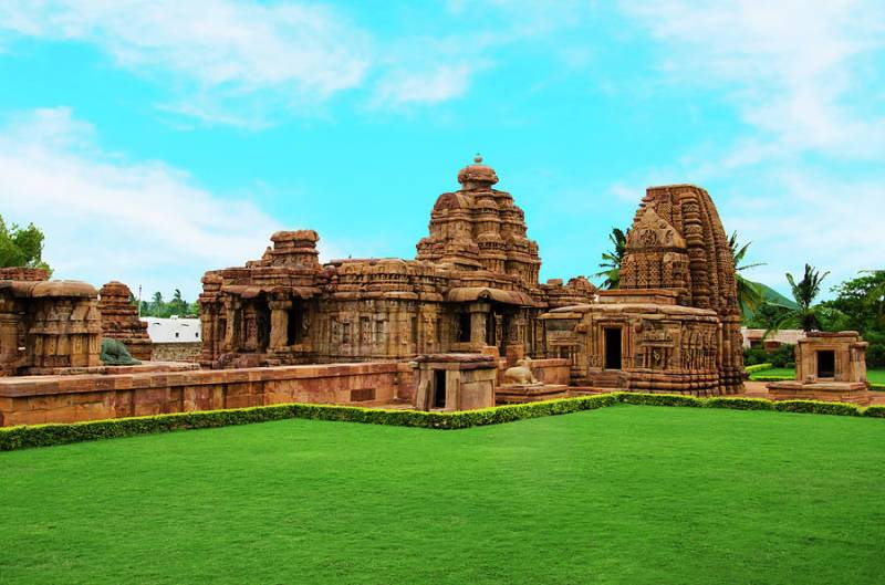 4 Night 5 Days Hampi-Badami Tour