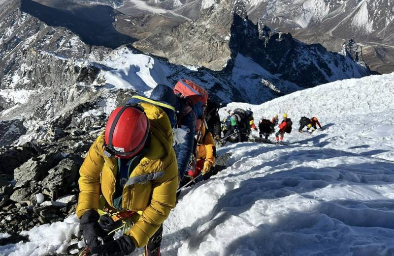 Lobuche East Peak Expedition 20 Days Tour