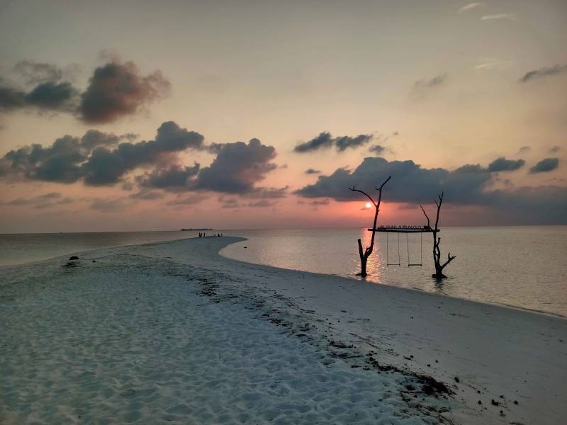 4 Nights 5 Days Maldives Tour Package