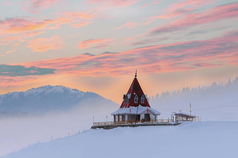 8 Day 7 Nights Kashmir Tour Package