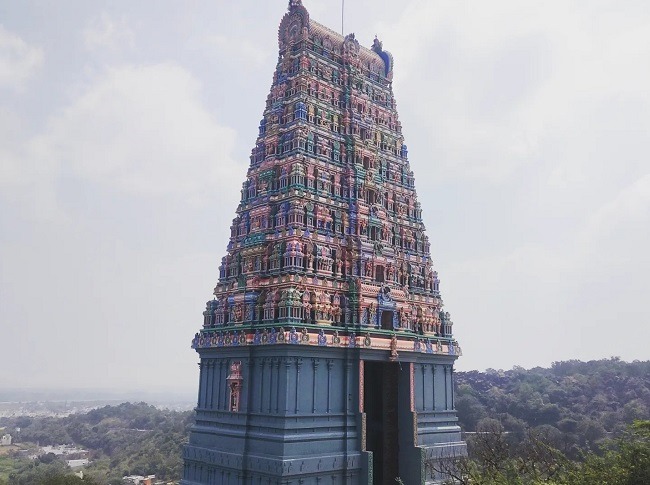 5D Tiruttani - Swamimalai - Palani - Pazhamudircholai - Thiruparankundram Tour Image