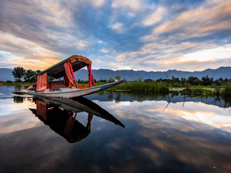 Kashmir Tour Package 5N - 6D