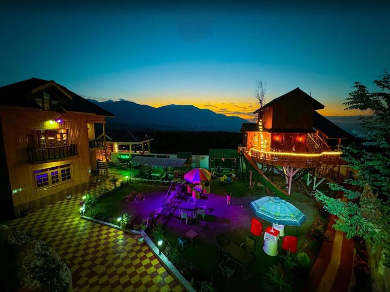 7 Nights 8 Days  Srinagar Pahalgam Sonmarg Gulmarg Dhoodhpathri mansbal lake kheer bawani