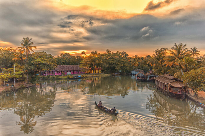 Cochin - Munnar - Thekkady Tour 3 Night - 4 Days Image