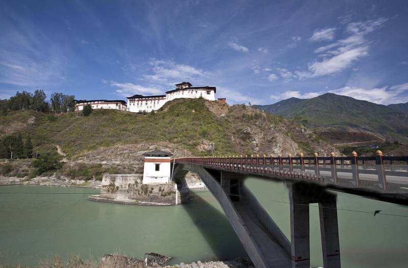 Complete Bhutan Traverse Tour 10 Nights - 11 Days