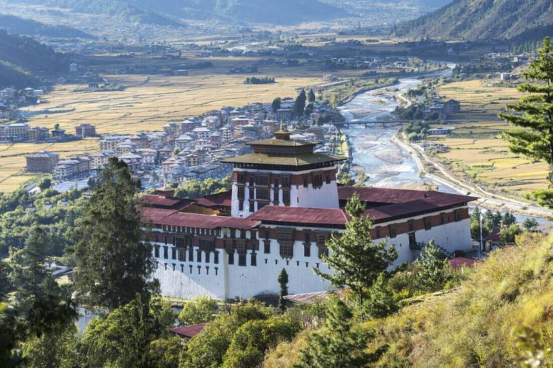 Complete Bhutan Traverse Tour 10 Nights - 11 Days