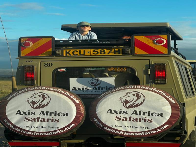 8 Days Masai Mara - Nakuru - Naivasha - Ol Pejeta - Amboseli Tour