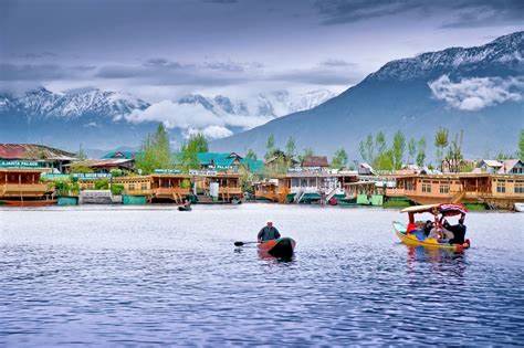 3 Nights 4 Days Kashmir Package