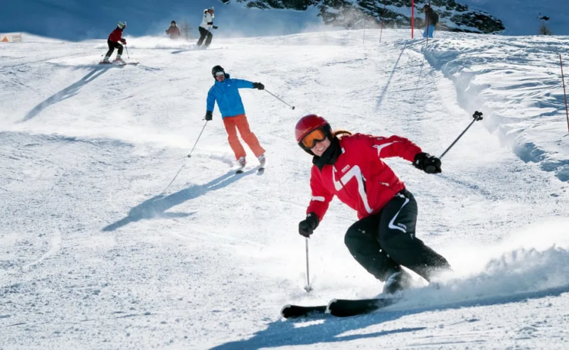 5N - 6D Auli Skiing Tour Image