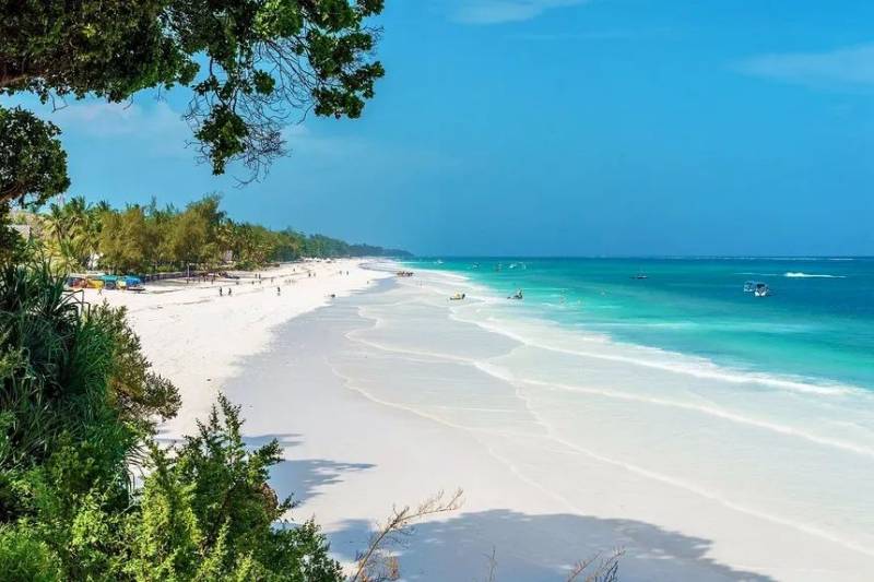 Kenya’s Coastal Gems - Discover Stunning Beaches Tour