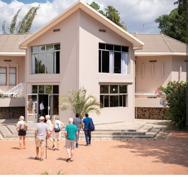 4 Days in Rwanda for Mountain Gorrilla and Golden Monkey Trekking