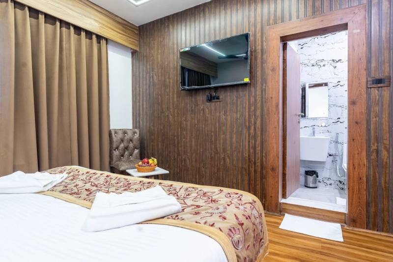 4 Nights 5 Days Srinagar to Katra