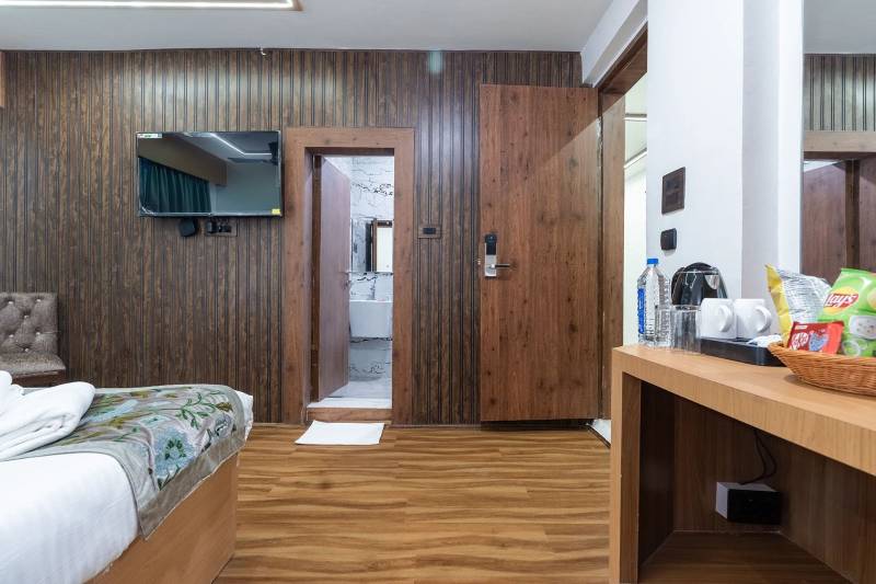 4 Nights 5 Days Srinagar Package