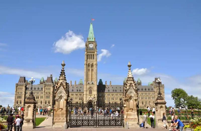 Canadian Rockies 7 Nights - 8 Days Tour Image