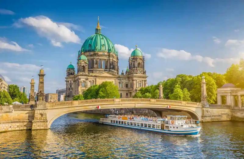 Amsterdam - Berlin And Prague 6 Nights - 7 Days Tour Image