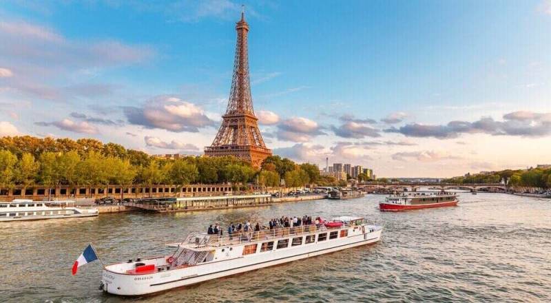 Paris And Amsterdam Diaries Land Only 5 Nights - 6 Days Tour