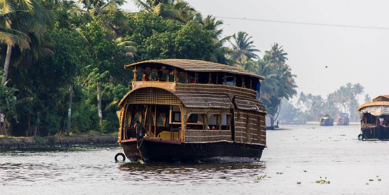 Kerala Executive Urbania Tourtrivandrum – Varkala – Alleppey – Cochin – Munnar – Vagamon (