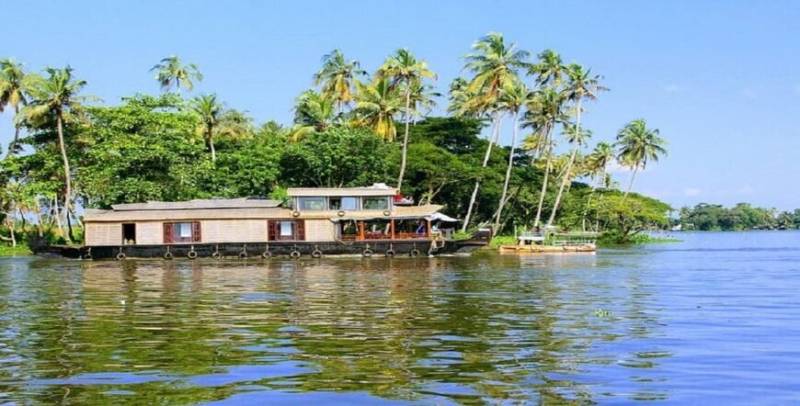 Kerala Executive Urbania Tourtrivandrum – Varkala – Alleppey – Cochin – Munnar – Vagamon (