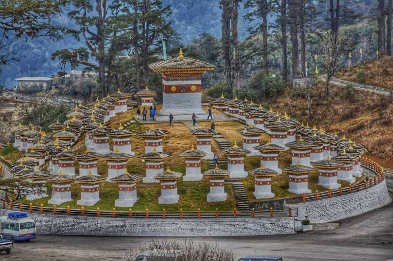 “Discover Bhutan: 6 Days of Peace, Culture & Himalayan Magic.”