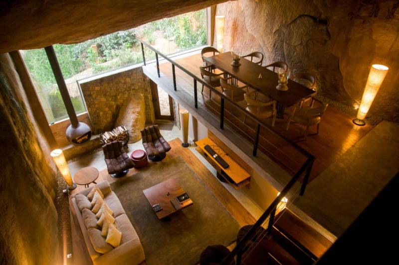 5 nights stay at a luxury/ storage 1 bedroom villa self catering facility