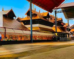 Madurai to Guruvayur & Athirappilly Luxury Tour – 1N/2D 10+1 Caravan Vehicle