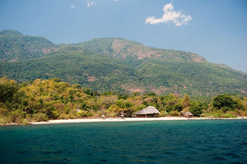 Into The Wild - Eight Days Of Mahale Mountains Adventure - Luxury Tour