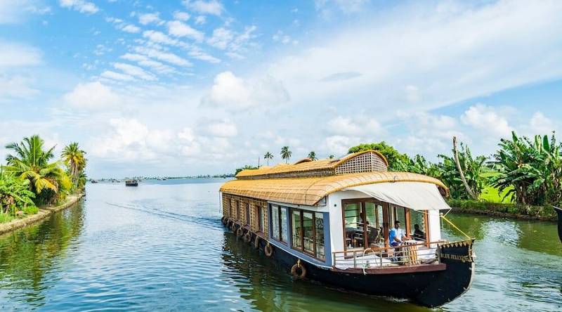 2 Night Cochin - Alleppey Tour Package