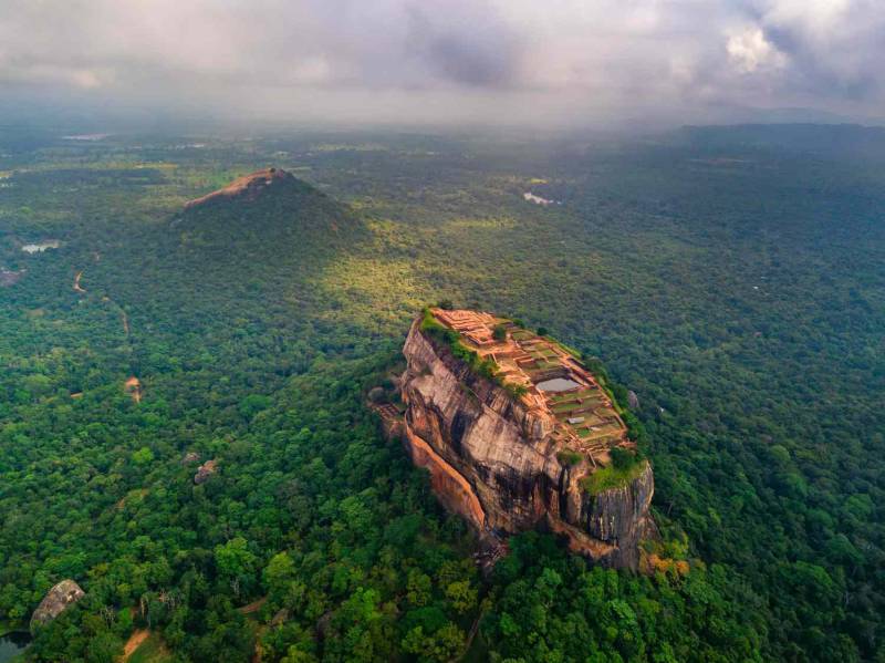 5-Day Sri Lanka Tour with Train Ride & Safari