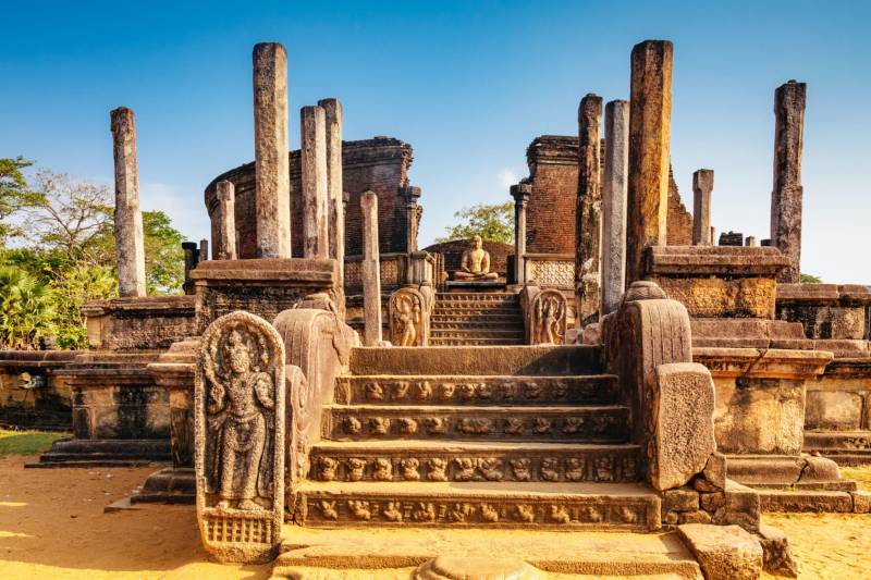 Sri Lanka: 4-Day Minneriya, Polonnaruwa, and Pasikuda Tour