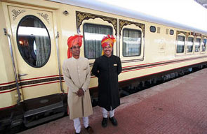 Luxurious Journey With Palace On Wheels Tour