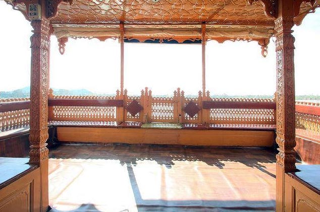 Houseboat New Maharaja Palace & Group, Srinagar J&K India