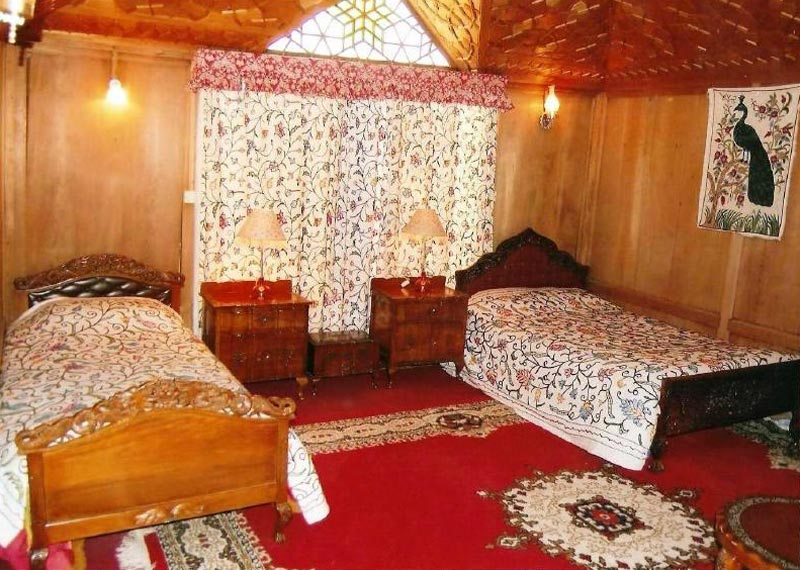 Houseboat New Maharaja Palace & Group, Srinagar J&K India