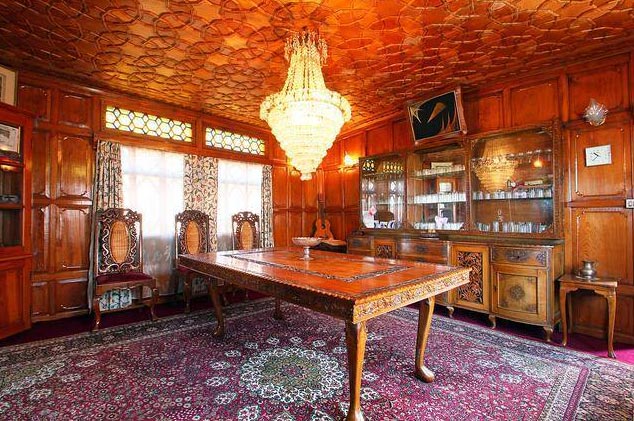 Houseboat New Maharaja Palace & Group, Srinagar J&K India