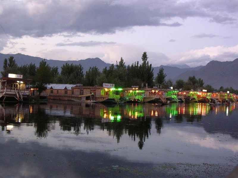 Essence Of Kashmir & Ladakh Tour