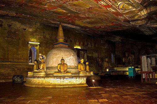 Sigiriya - Habarana/Giritele - Kandy - Nuwaraeliya Tour