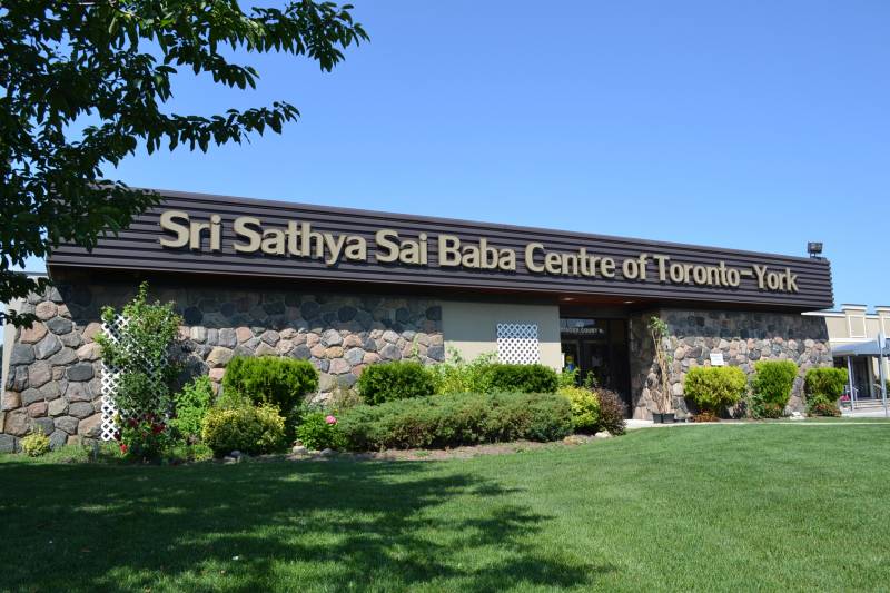 Sri Sathya Sai Baba Tour